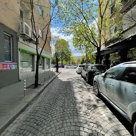 In The Center Next To Ndk * Sofía