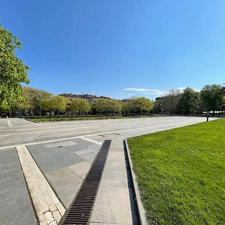 In The Center Next To Ndk Апартаменты *