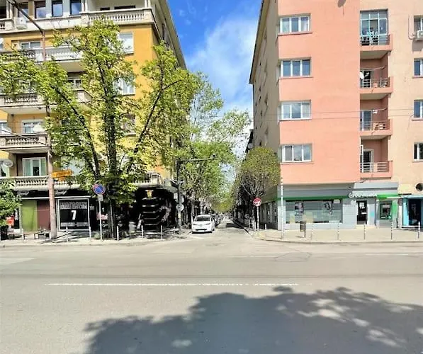 Apartmán In The Center Next To Ndk Sofie